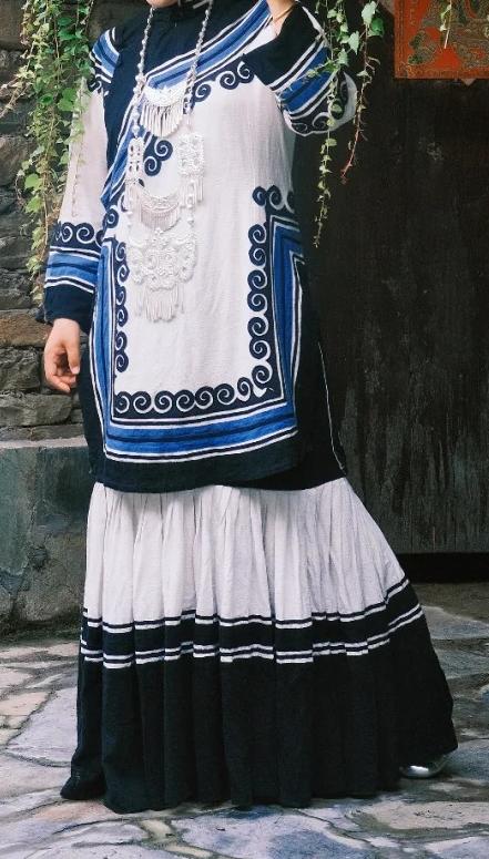 美女嫩穴18p
